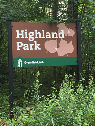 Highland Park Sign